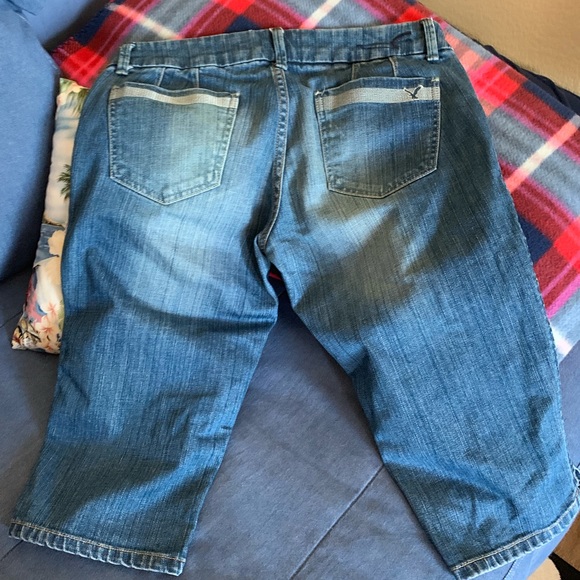American Eagle Cropped Jeans Lo Rise - Picture 3 of 4